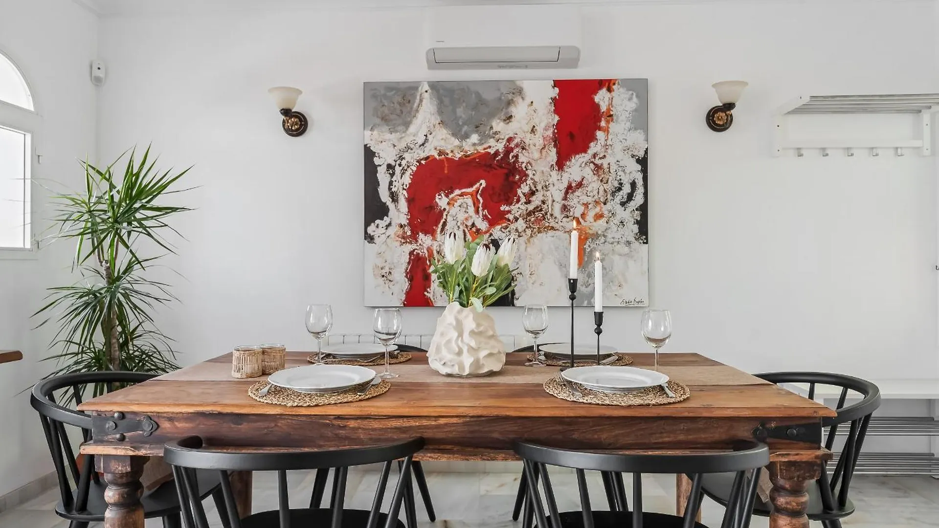 Vakantiehuis Chic Retreat With A Spacious Garden, Near Burriana Beach Nerja