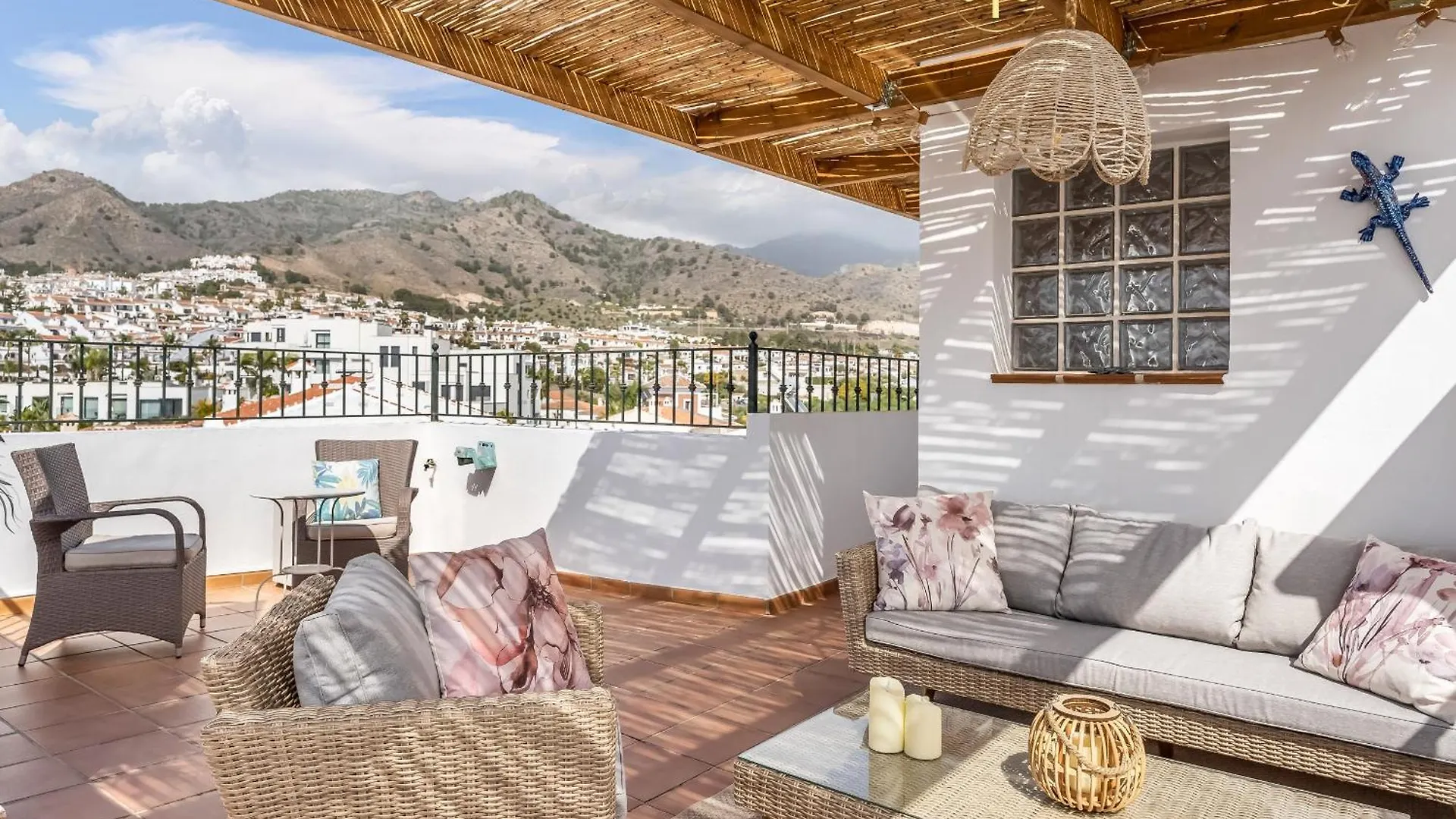 Chic Retreat With A Spacious Garden, Near Burriana Beach Nerja 0*,  Španělsko
